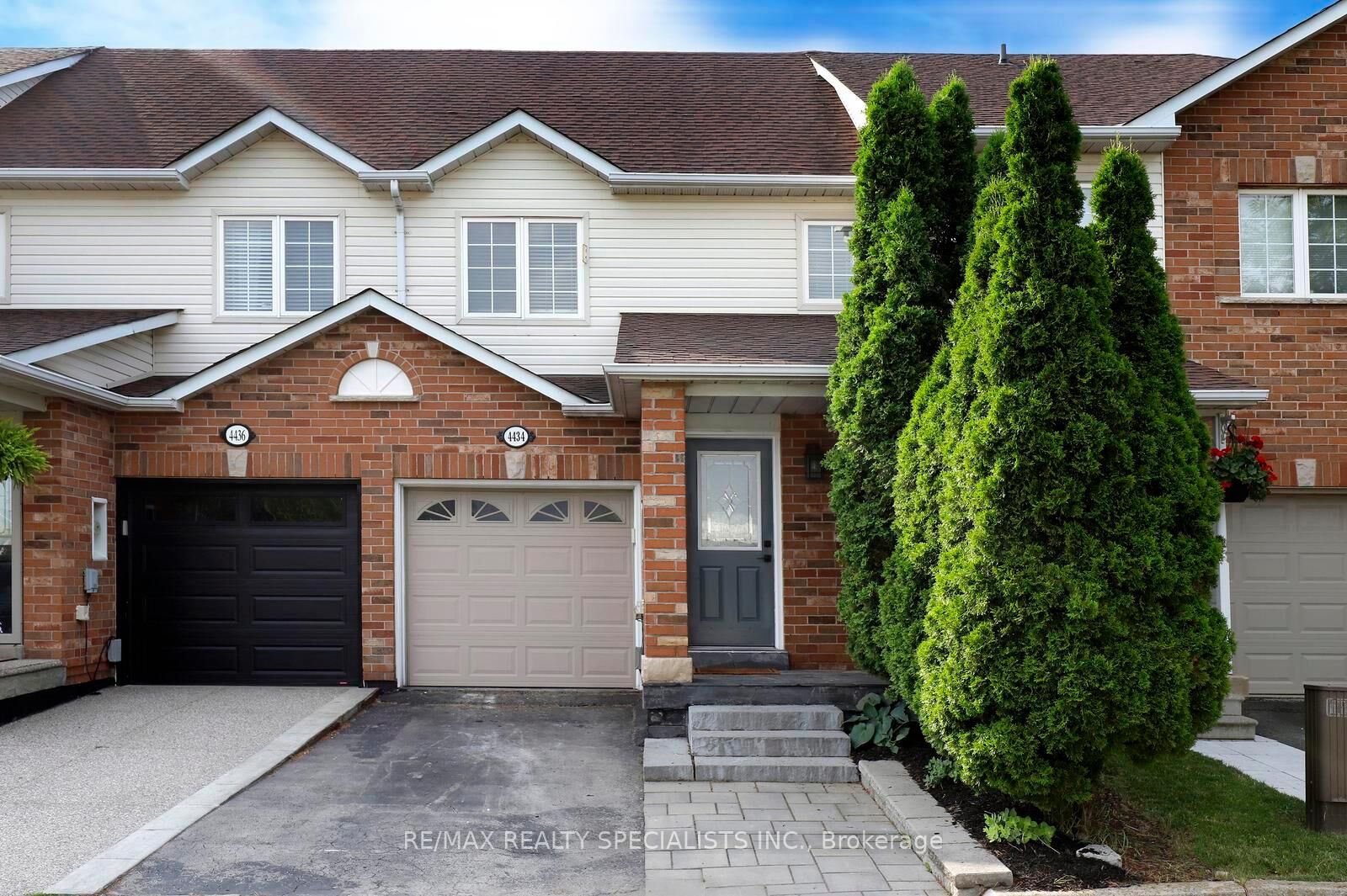 Property Photo:  4434 Fairview Street  ON L7L 6S7 