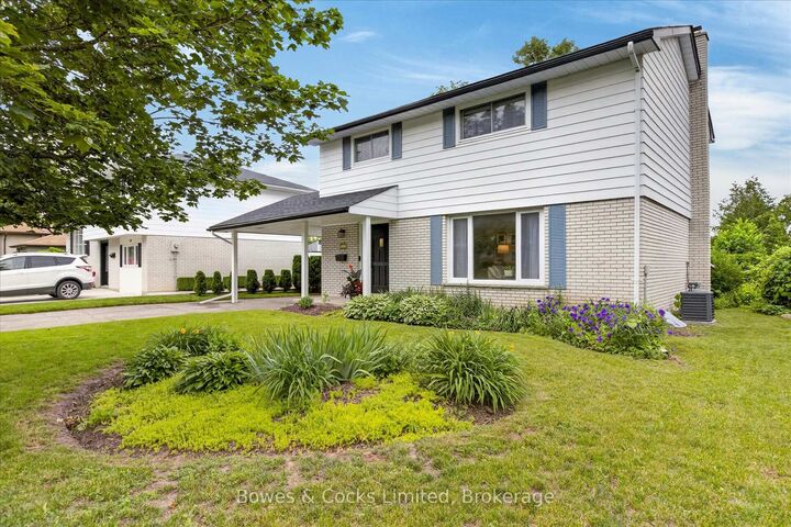 Property Photo: 1228 Bathurst Street ON K9H 6X5