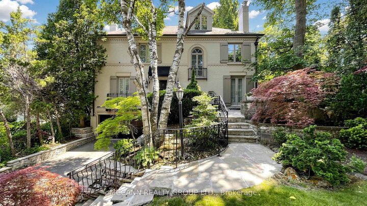 Property Photo: 27 Strathgowan Crescent ON M4N 2Z6