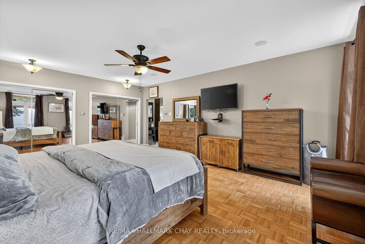 Property Photo: 39 Highfield Crescent ON L4P 0M2