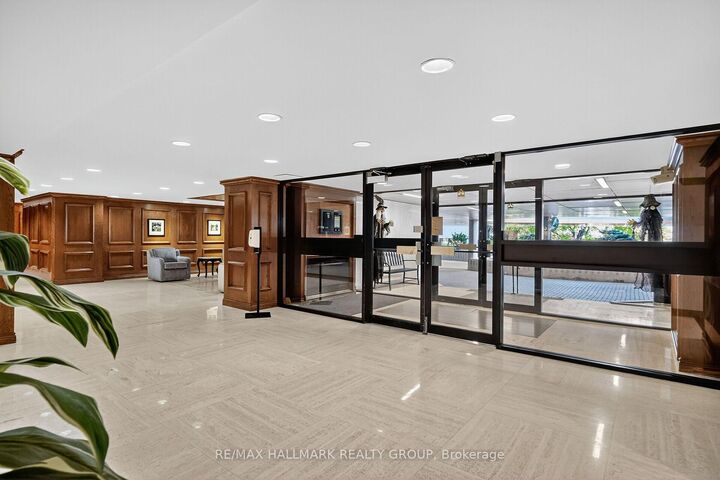 Property Photo:  530 Laurier Avenue 1907  ON K1R 7T1 