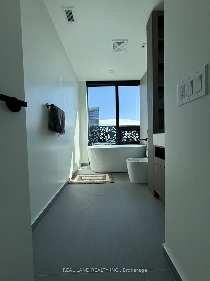 Property Photo: 55 Charles Street E 3403 ON M4Y 0J1