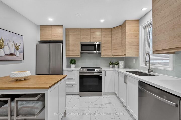 42 Franklin Avenue — photo 1