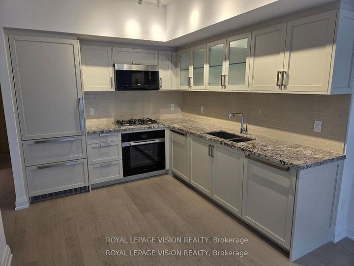 Property Photo: 505 Glencairn Avenue 206 ON M6B 0B2