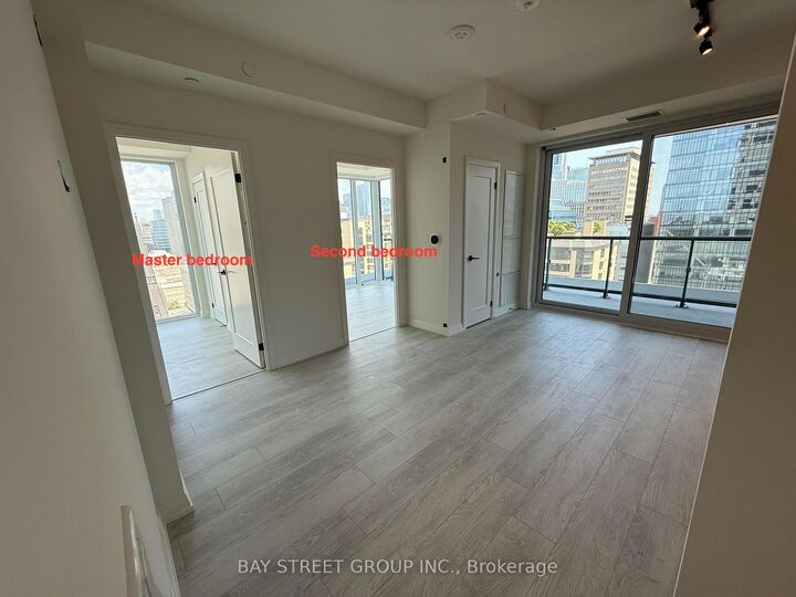 Property Photo:  280 Dundas Street W 1503  ON M5T 0E3 