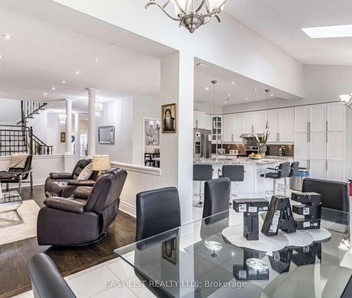 Property Photo: 3562 Aquinas Avenue ON L5M 7L7