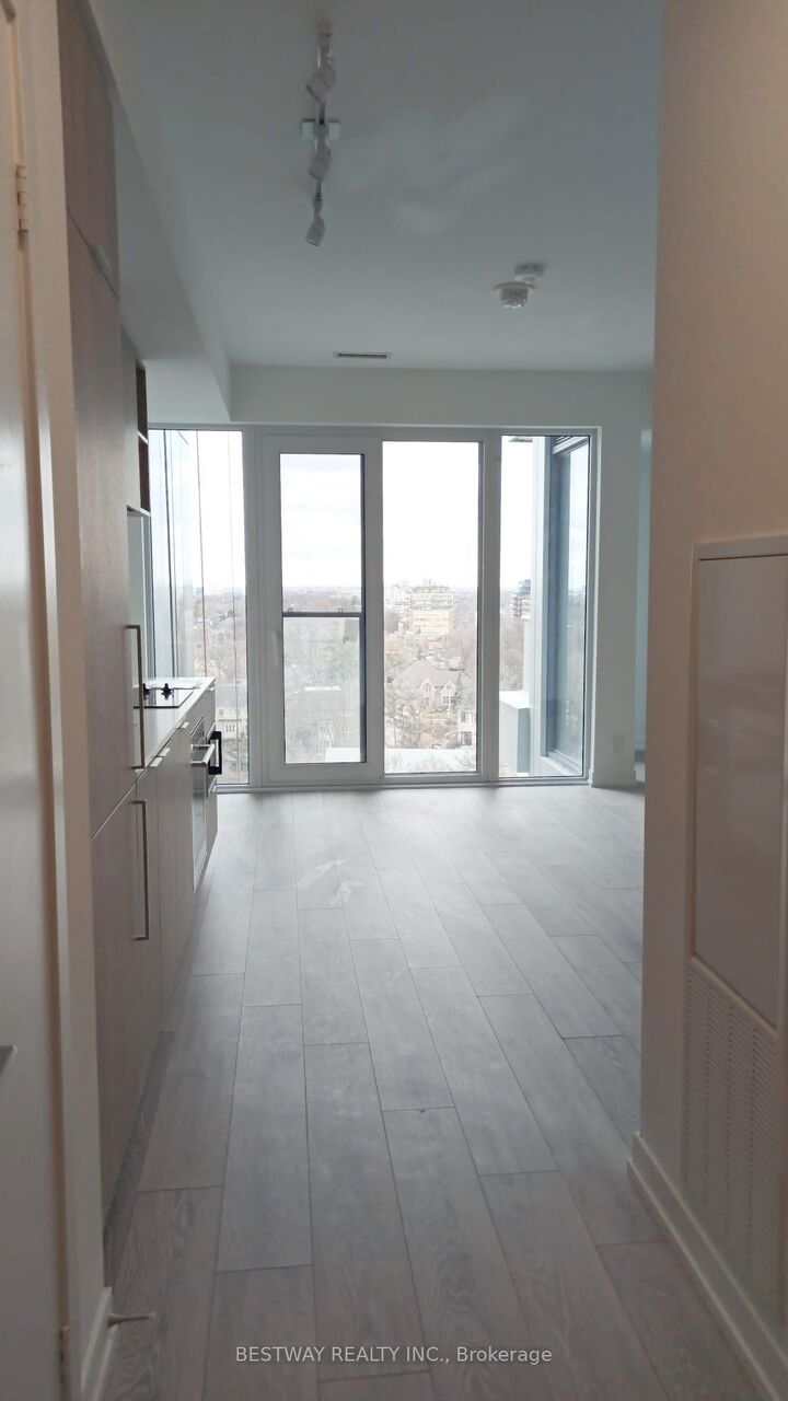 2020 Bathurst Street 1611 — photo 1