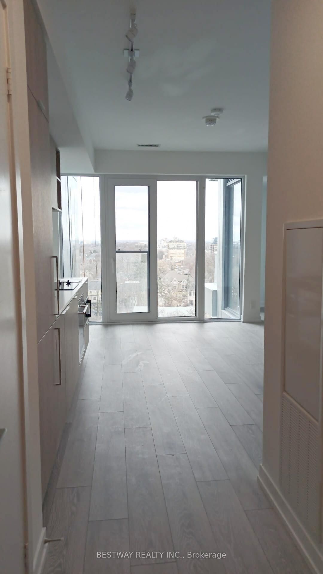 Property Photo:  2020 Bathurst Street 1611  ON M5P 0A6 
