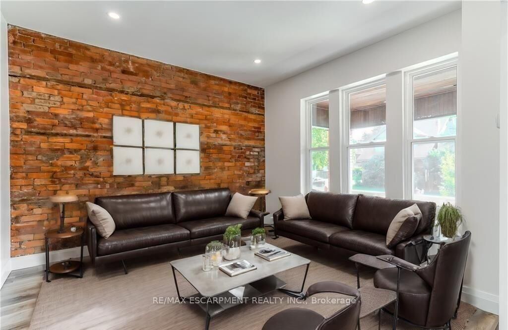 Property Photo:  50 Burris Street 1  ON L8M 2J4 