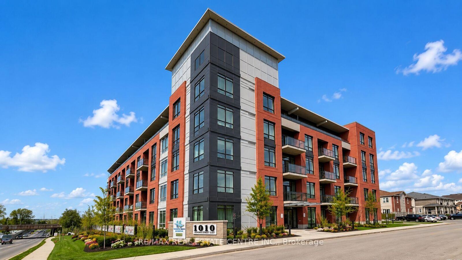 Property Photo: 1010 Dundas Street E Ph12 ON L1N 2K2