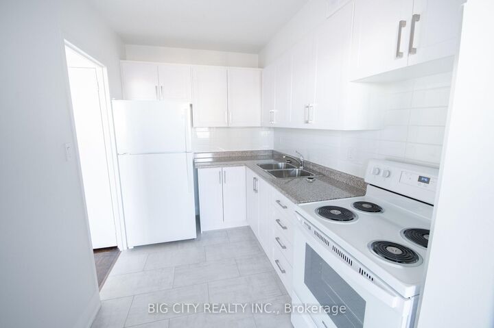 Property Photo: 70 Cambridge Avenue 20 ON M4K 2L5