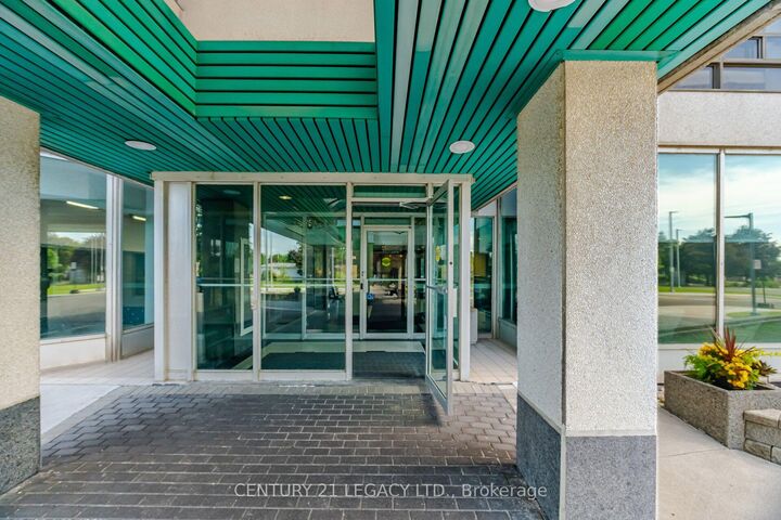 Property Photo:  320 Mill Street S 1201  ON L6Y 3V2 