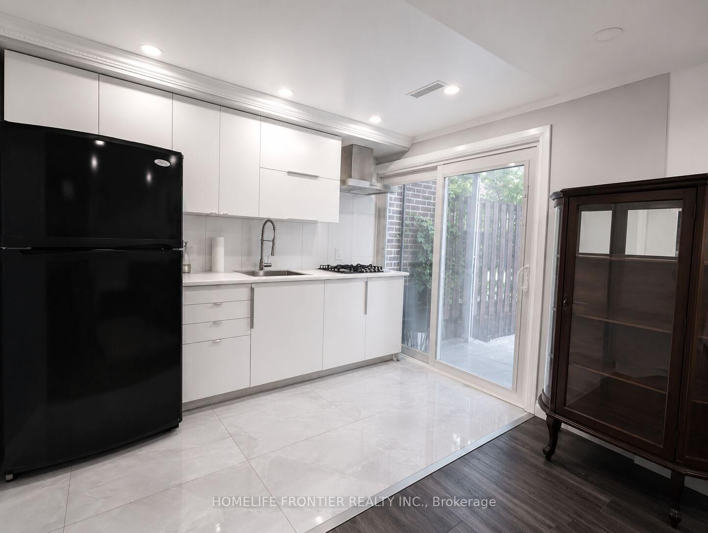 Photo de la propriété:  49 Red Robin Way 5  ON M2R 3K6 