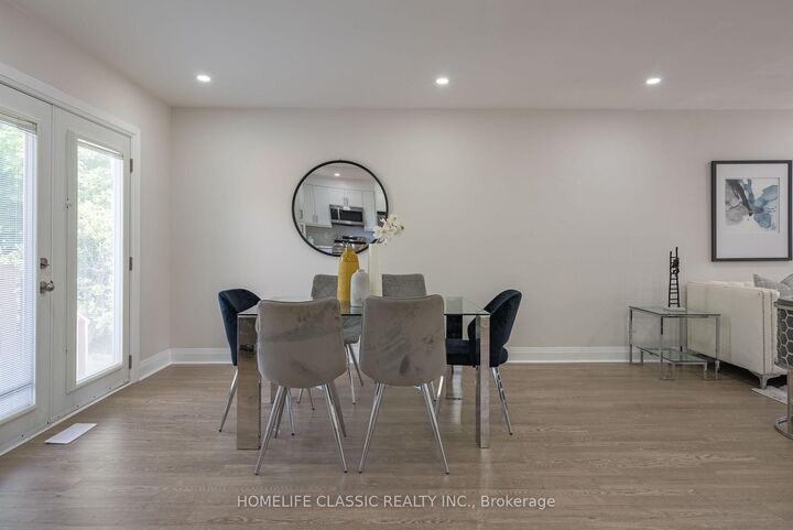 Property Photo: 32 Rosenfeld Drive ON L4M 5X2