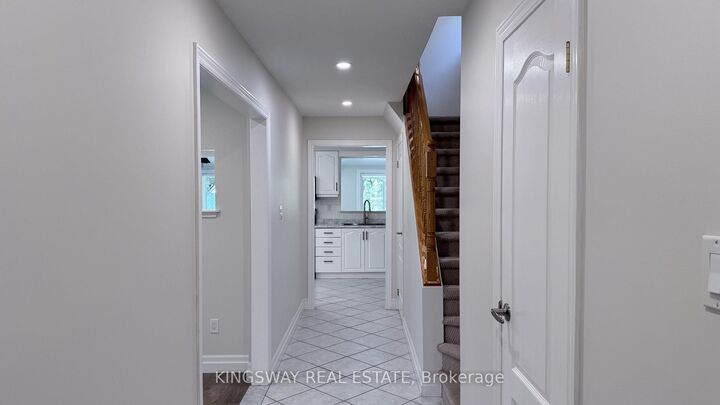 Property Photo: 3123 Bartholomew Crescent ON L5N 3K9