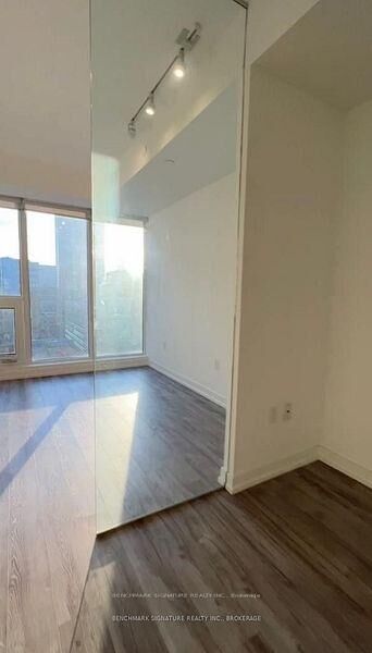 Property Photo: 77 Shuter Street 2015 ON M5B 0B8