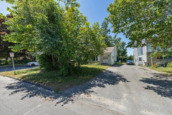 Property Photo:  30 Woodstone Crescent  ON K7M 6K9 