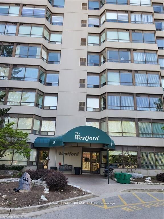 Property Photo: 744 Wonderland Road S 1208 ON N6K 4K3