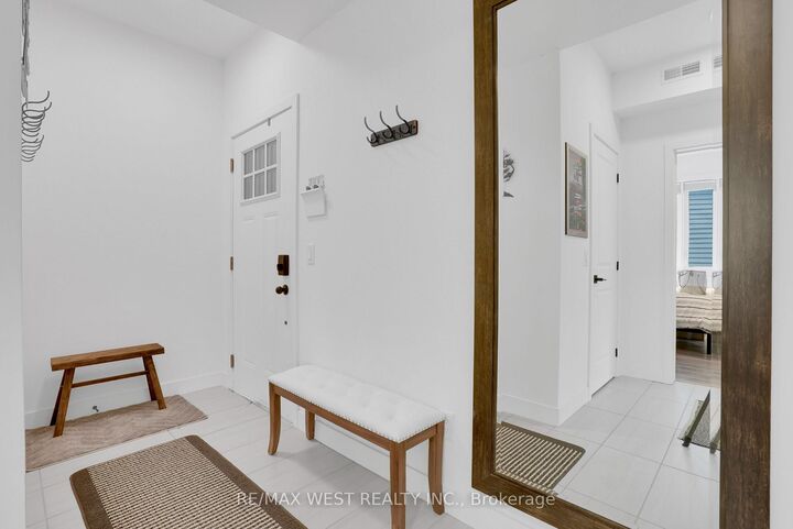 Property Photo: 20 Beckwith Lane 202 ON L9Y 3B6