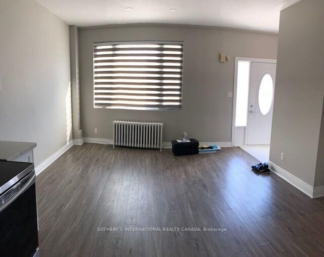 Property Photo: 647 Vaughan Road A1 ON M6E 2Y4