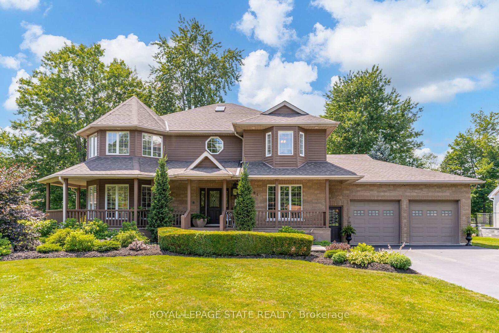 Property Photo: 994 Courtland Drive ON L9G 3L1