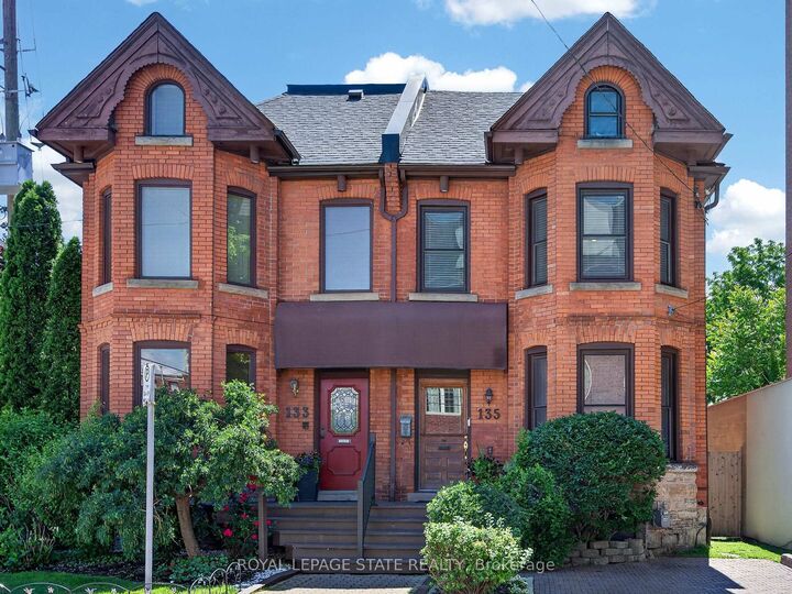 135 Catharine Street S — photo 1
