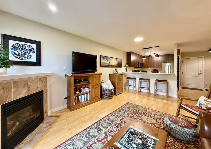 Property Photo: 5631 Inlet Avenue 404 BC V7Z 0J1