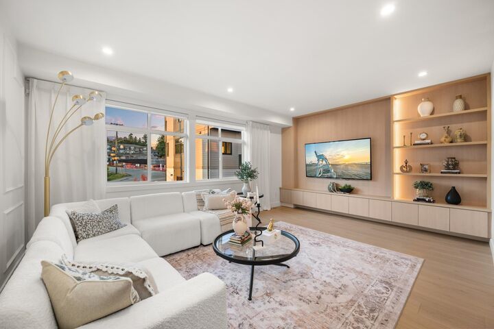 Property Photo: 34588 Marshall Road 110 BC V2S 3N3