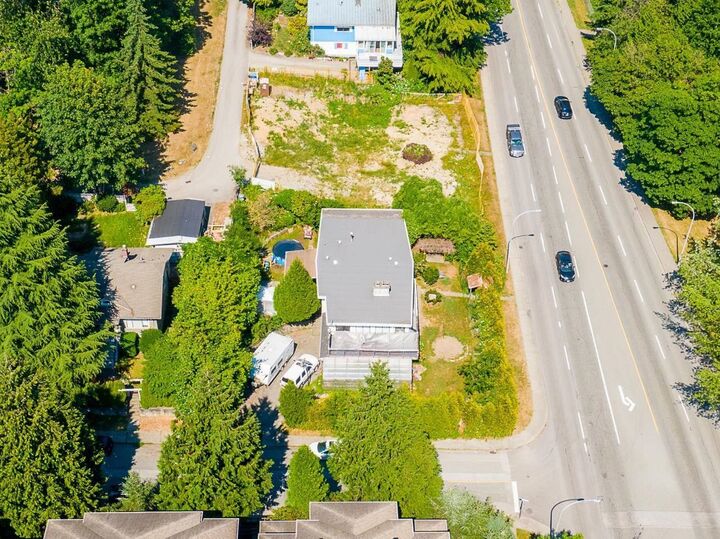 Property Photo: 39 E Eighth Avenue BC V3L 4J4
