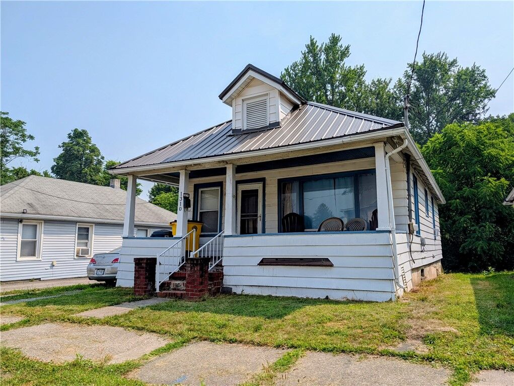 Property Photo:  1310 Hall Street  NY 14901 