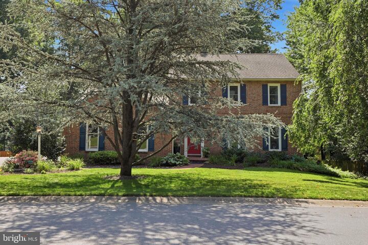 Property Photo:  105 Wood Lot Lane  PA 17601 