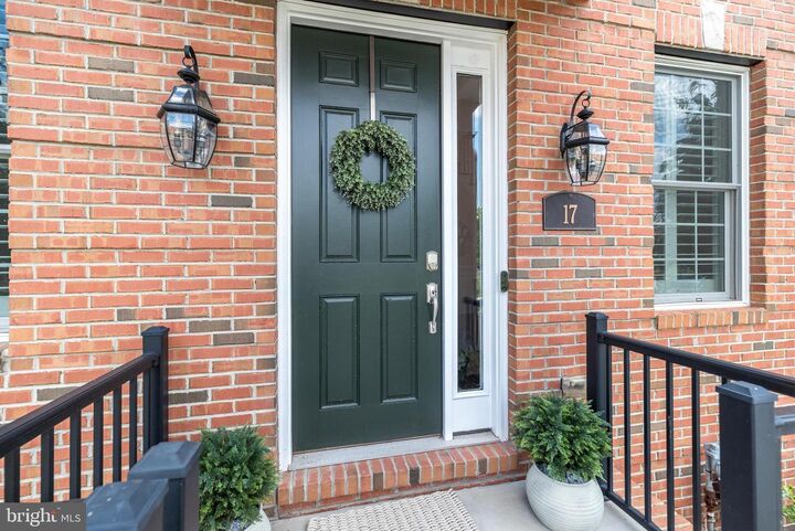 Property Photo:  17 Creekview Lane  PA 19067 