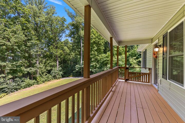 Property Photo:  219 Woodpecker Way  VA 22630 