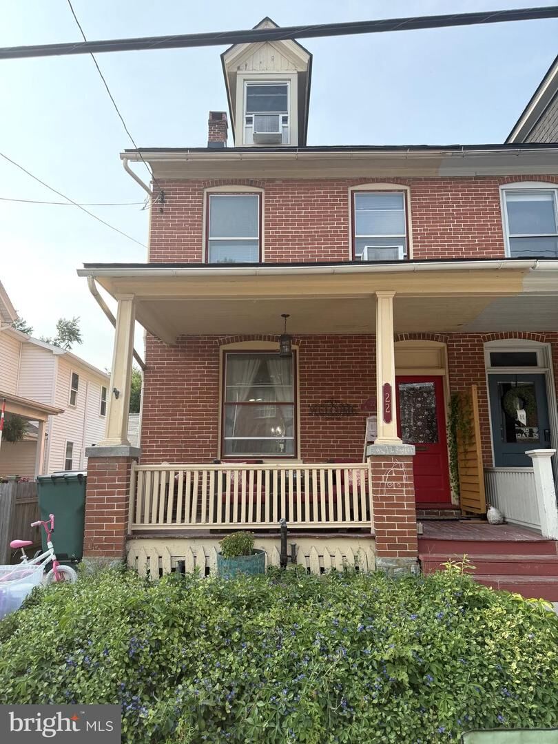 Property Photo:  22 Miller Street  PA 17579 