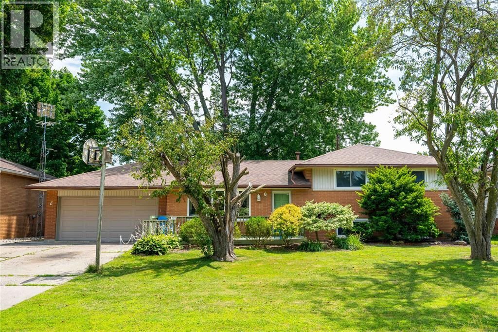 Property Photo: 8 Parry Drive ON N7L 2H8