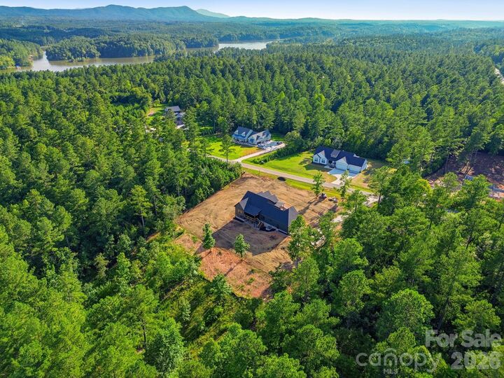 Property Photo:  5529 Paddock Way  NC 28630 
