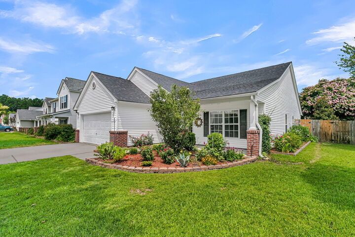 Property Photo:  558 Holiday Drive  SC 29483 