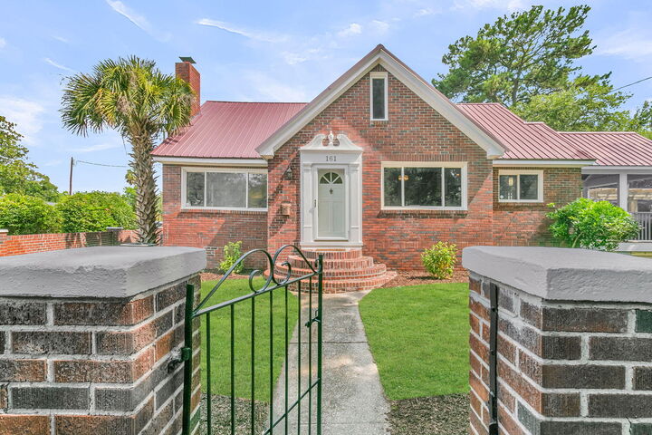 Property Photo:  161 Gordon Street  SC 29403 