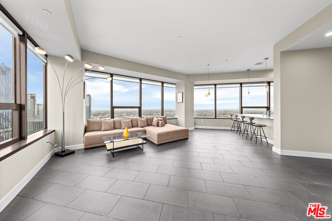 Property Photo: 1100 Wilshire Blvd CA 90017