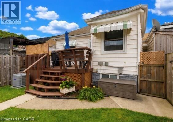 Property Photo:  237 Paling Avenue  ON L8H 5J8 
