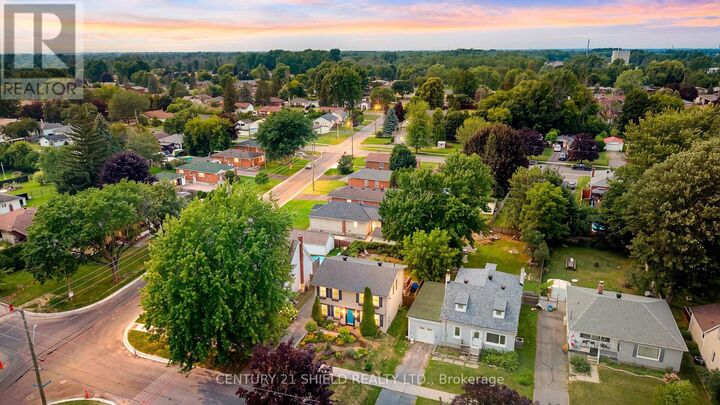Property Photo:  1019 Osborne Avenue  ON K6J 1K8 