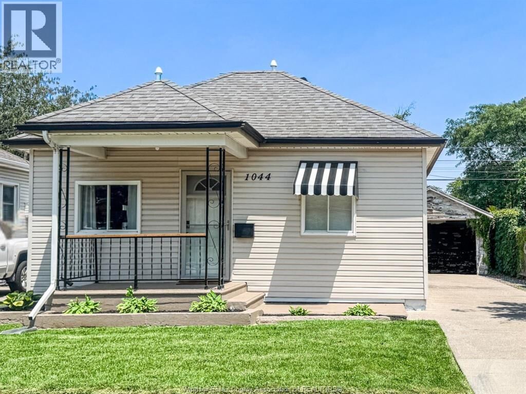 Property Photo: 1044 Reedmere ON N8S 2M1
