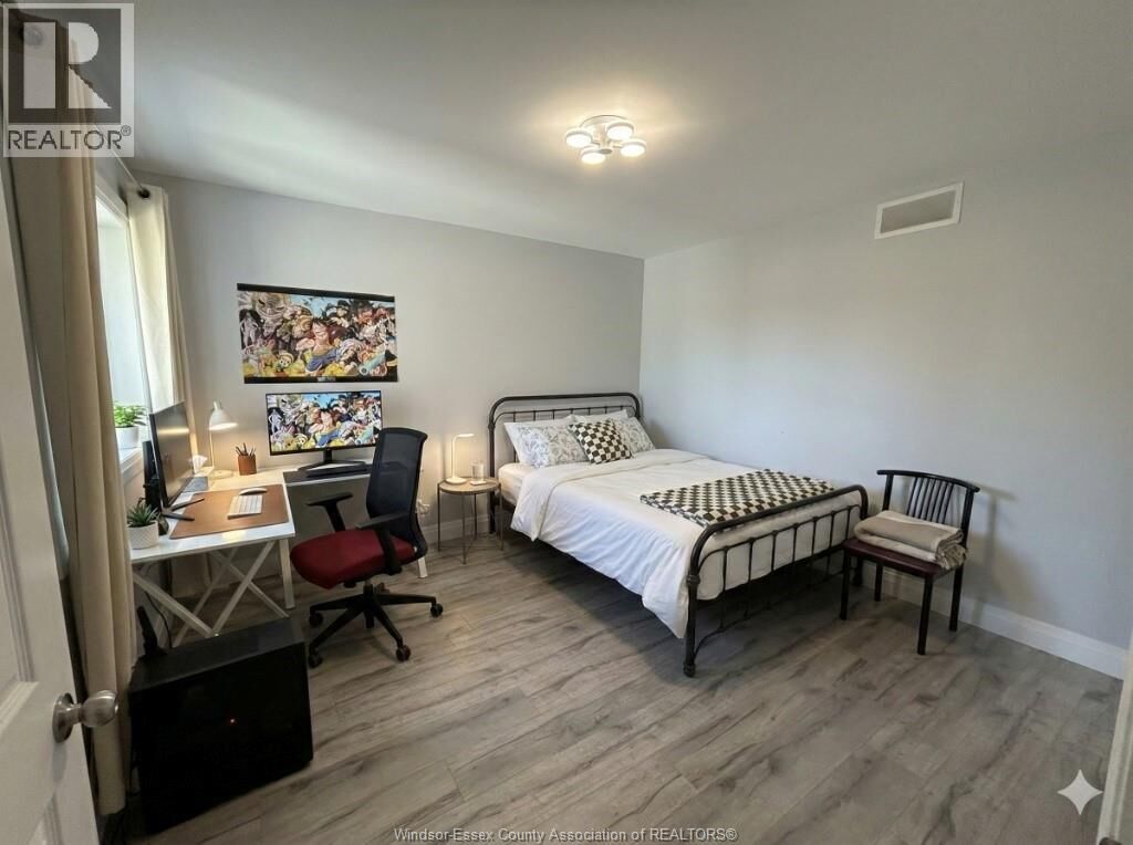 Property Photo: 521 Campbell Avenue ON N9B 2H5