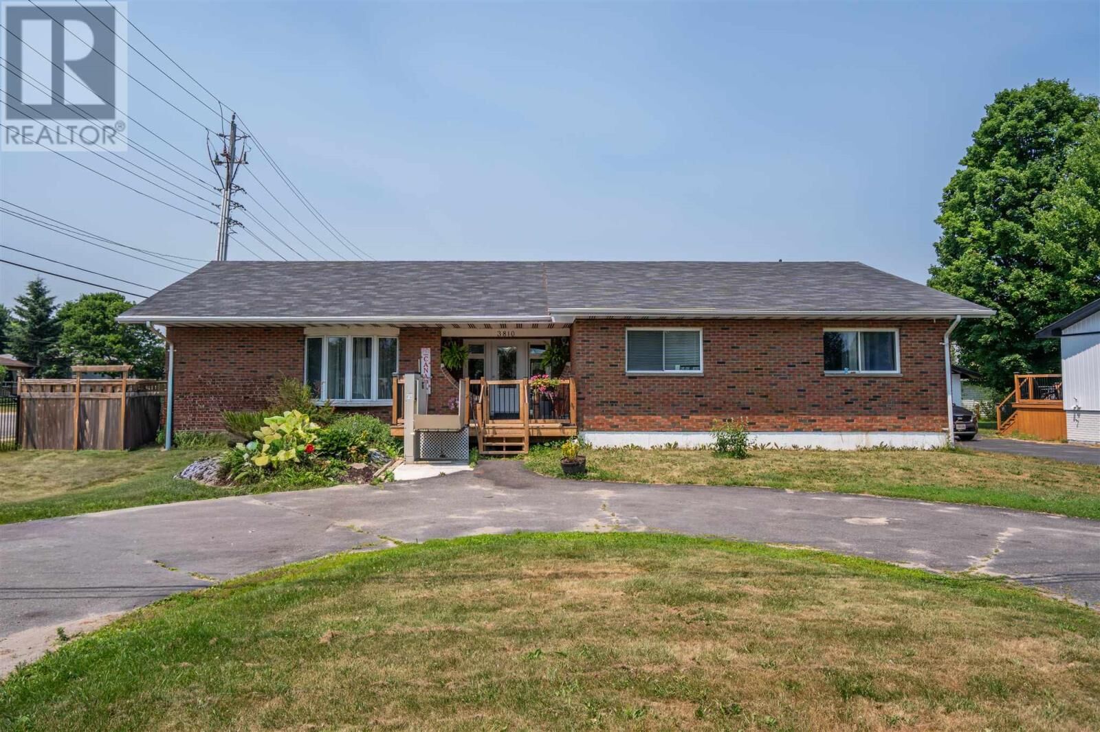Property Photo: 3810 Queen St E ON P6A 5K9