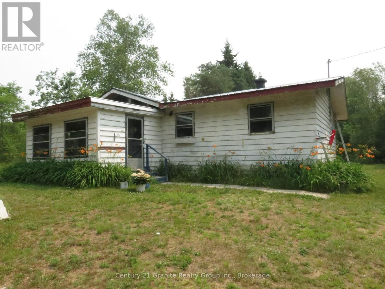 Property Photo:  1060 Buttercup Drive  ON K0L 3C0 