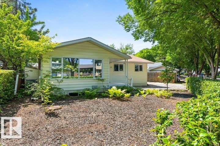Property Photo:  21 Flint Crescent  AB T8N 1Y7 