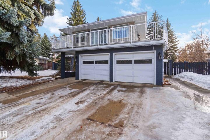 Property Photo: 6 Garraway Pl AB T8N 2A1