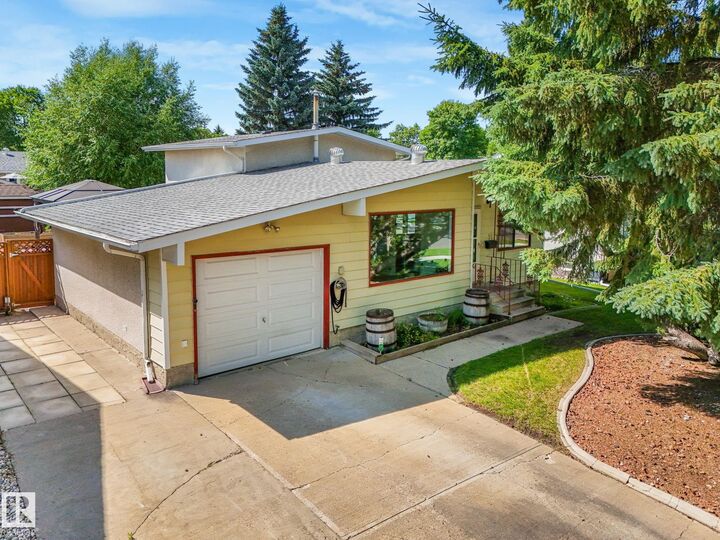Property Photo: 91 Amherst Crescent AB T8N 2P7