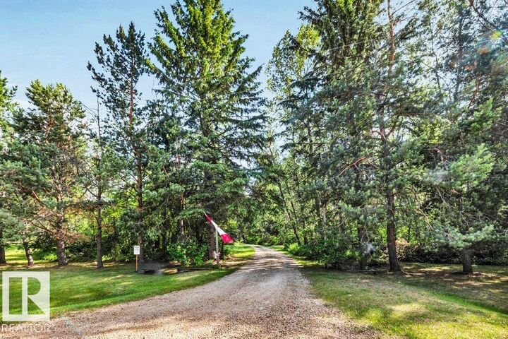 Property Photo: 27-51128 Rge Rd 261 AB T7Y 1B8