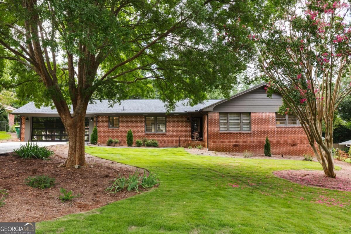 Property Photo: 339 Beechwood Drive GA 30606